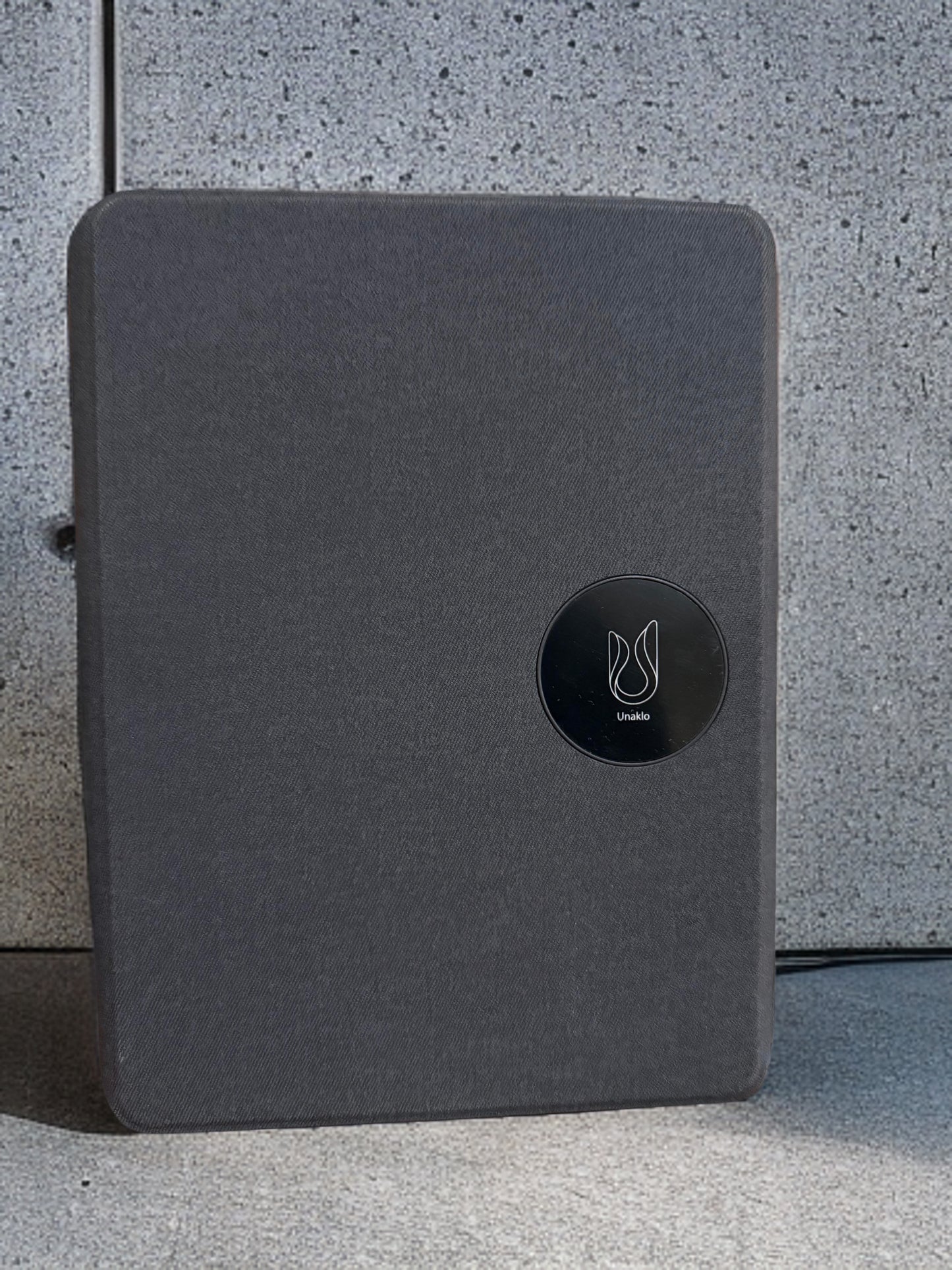 Unaklo's Smart Desk Organizer