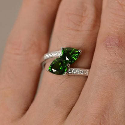 925 Sterling Silver - Royal Heart Emerald Ring