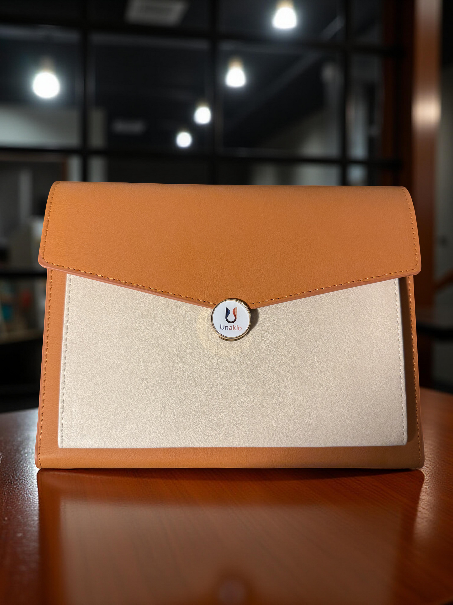 Unaklo's Smart Notebook Clutch