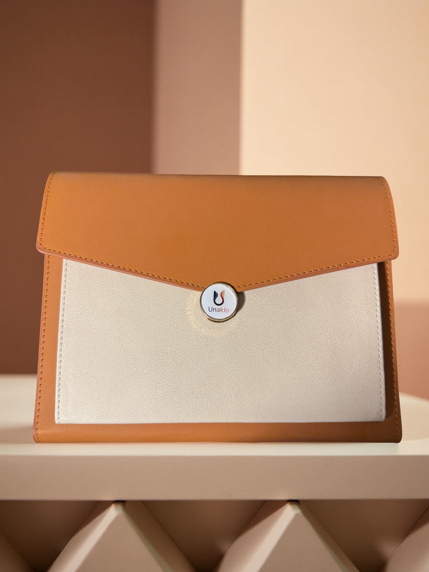 Unaklo's Smart Notebook Clutch